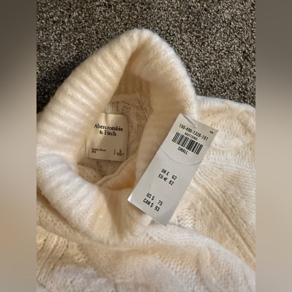 NWT Abercrombie thick cable knit turtleneck sweater - Picture 6 of 6